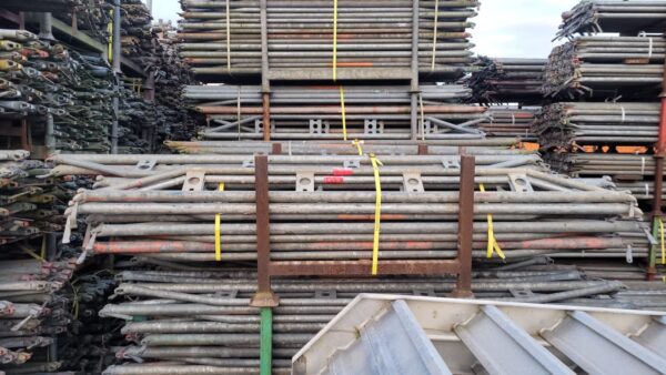 Complete 210 m² ALTRAD multidirectional scaffolding set – used, near new condition