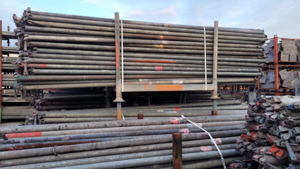 Complete 210 m² ALTRAD multidirectional scaffolding set – used, near new condition