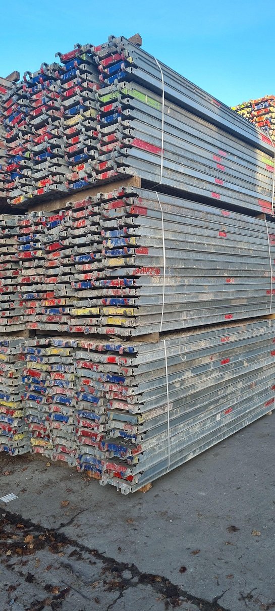 Complete 100 m² ALTRAD multidirectional scaffolding set – used, near new condition
