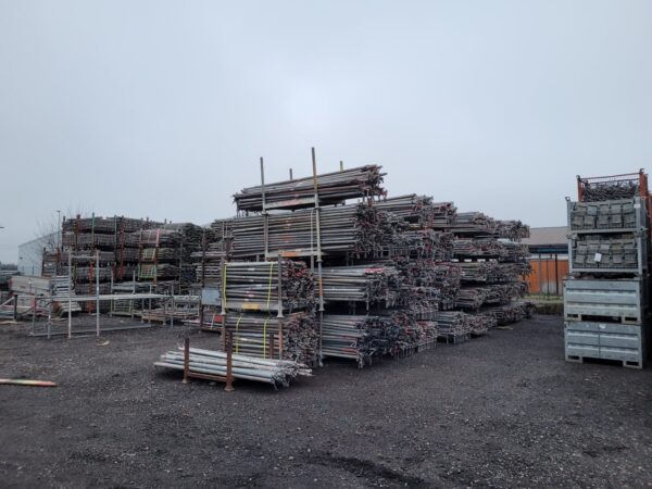 Complete 250 m² Altrad Facade Scaffolding Package – Used, Excellent Condition