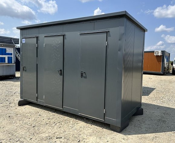 Sanitary container with 3 cubicles